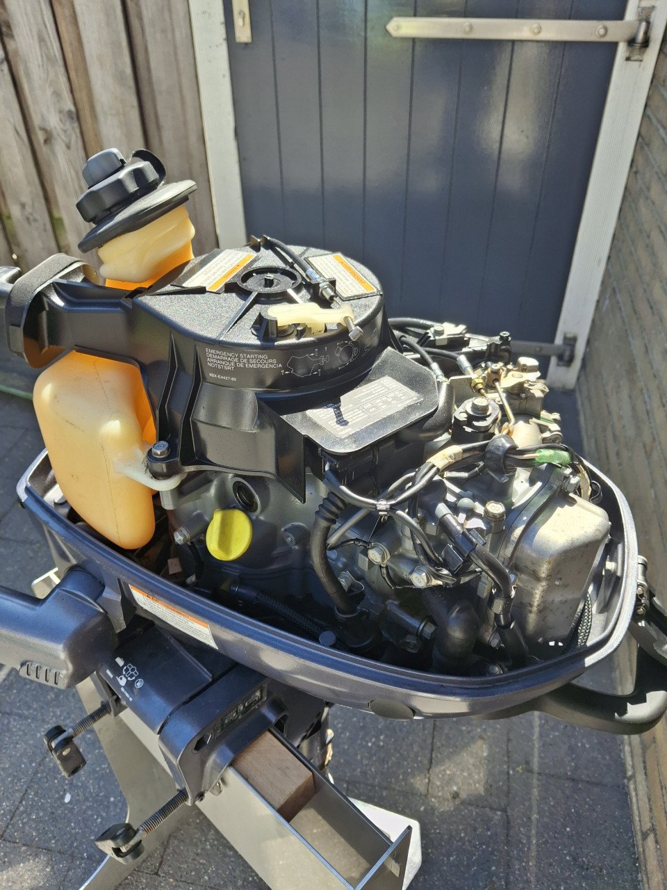 Splinternieuwe rubberboot in doos met yamaha 5pk 4 takt