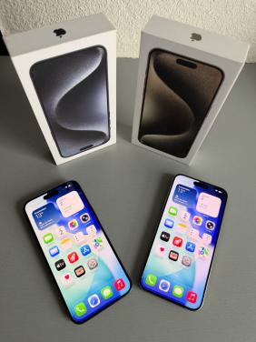 2x iPhone 15 Pro Max 256GB - Zo goed als nieuw!