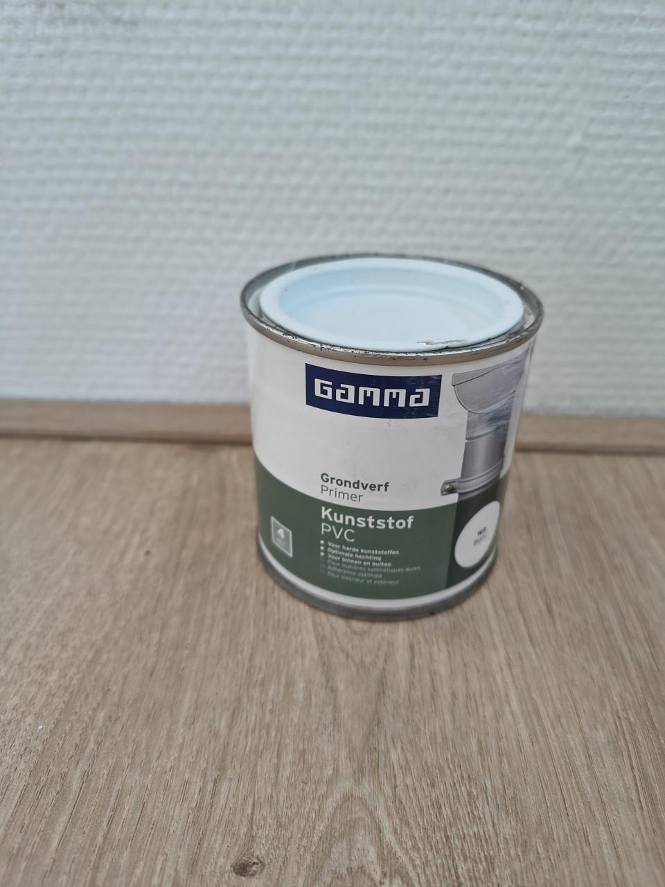 Diverse soorten verf, lak, latex, muurverf, tuinbeits, tuinverf. Zie foto's