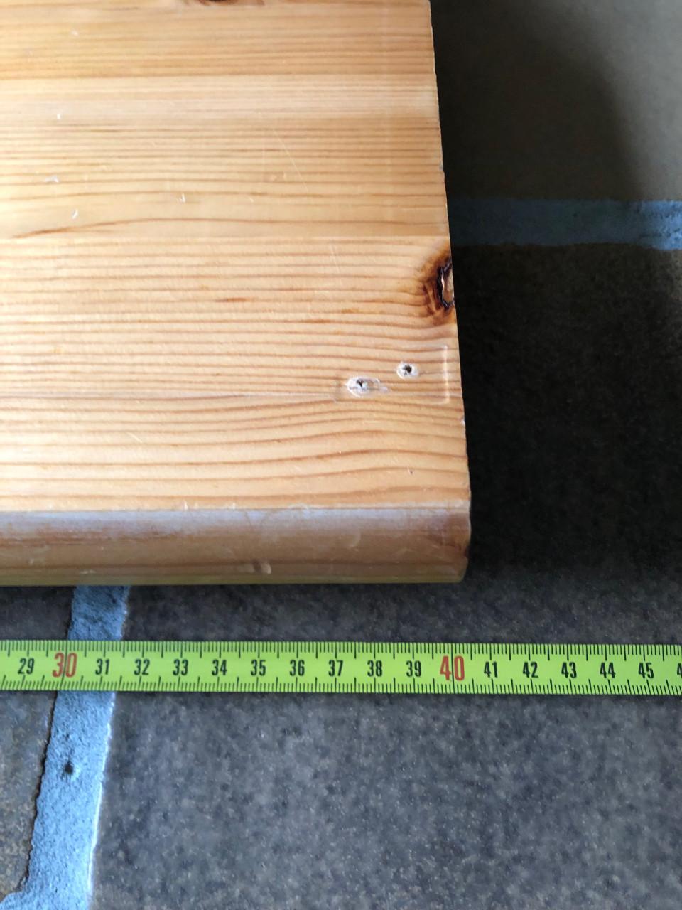 Houten bedplankje / nachtkastje voor aan het bed