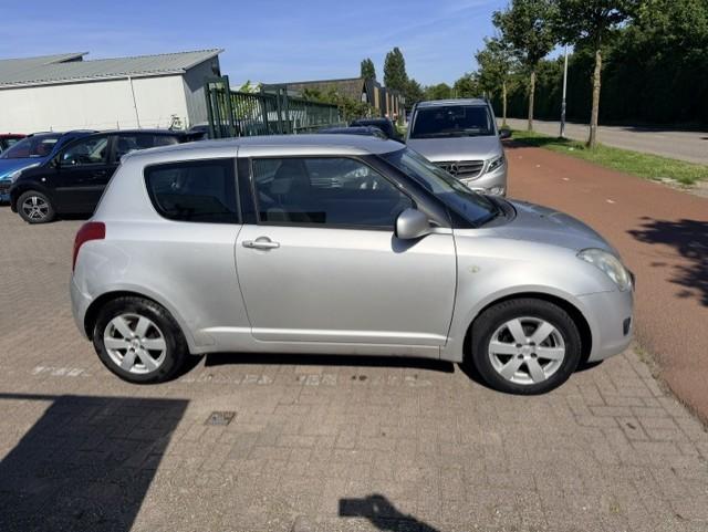 Suzuki Swift 1.5 exclusive