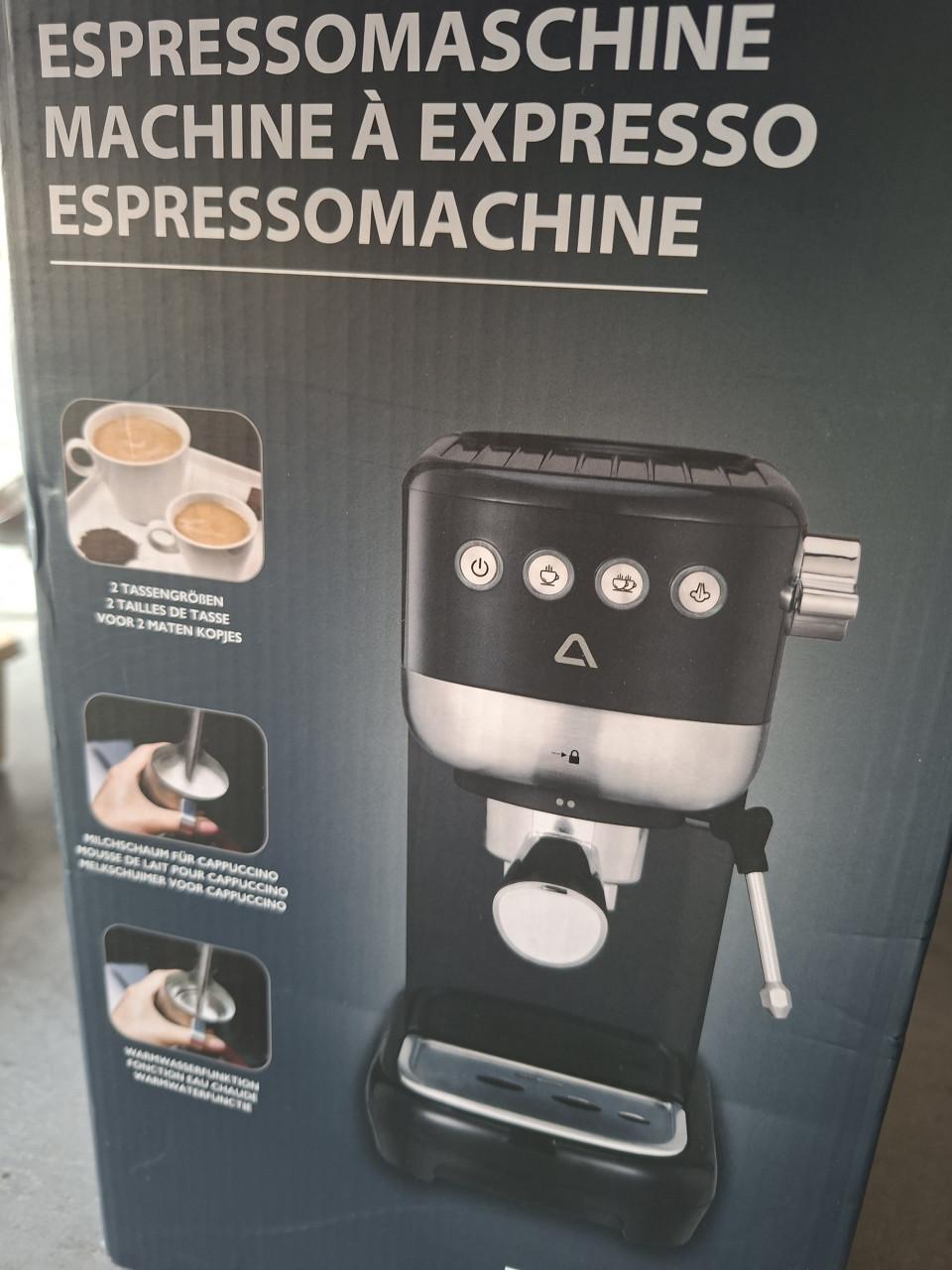 Espresso machine 4 x gebruikt geheel compleet met doos.