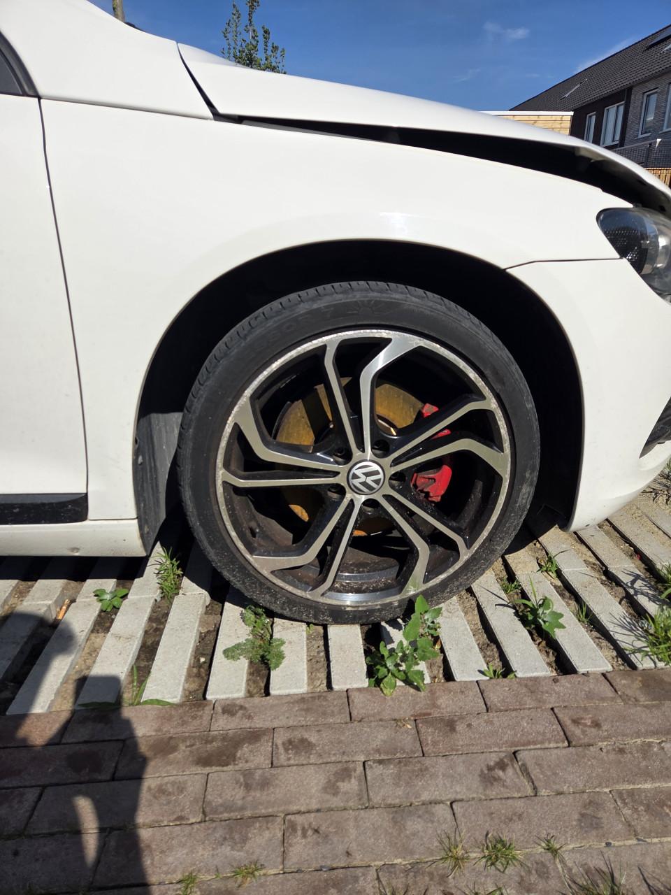 Volkswagen-Scirocco uit 2009 (Schade autol