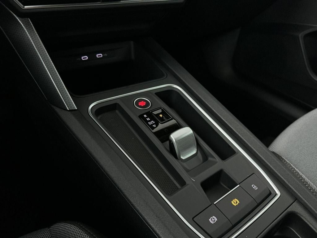 Seat Leon sportstourer style business intense 1.5 etsi 85 kw / 115 pk sta
