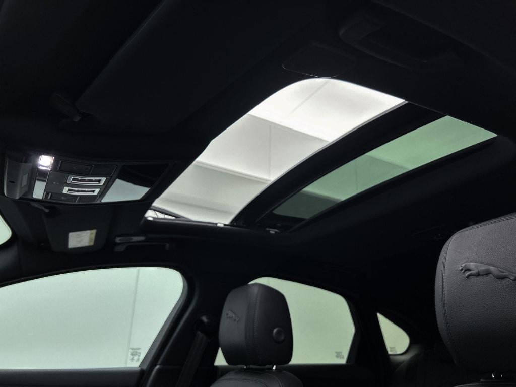 Jaguar XF 2.0 p250 hse | panoramadak | navigatie | apple carplay / android 