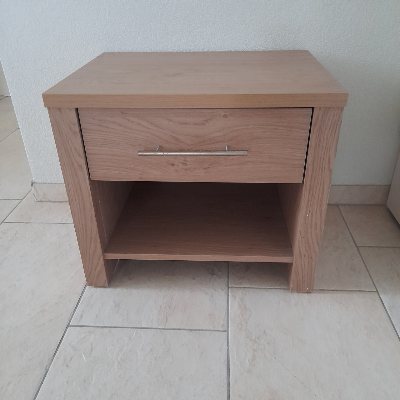 Nachtkastje  53 x 40 x 45H  ( in goede nette staat)