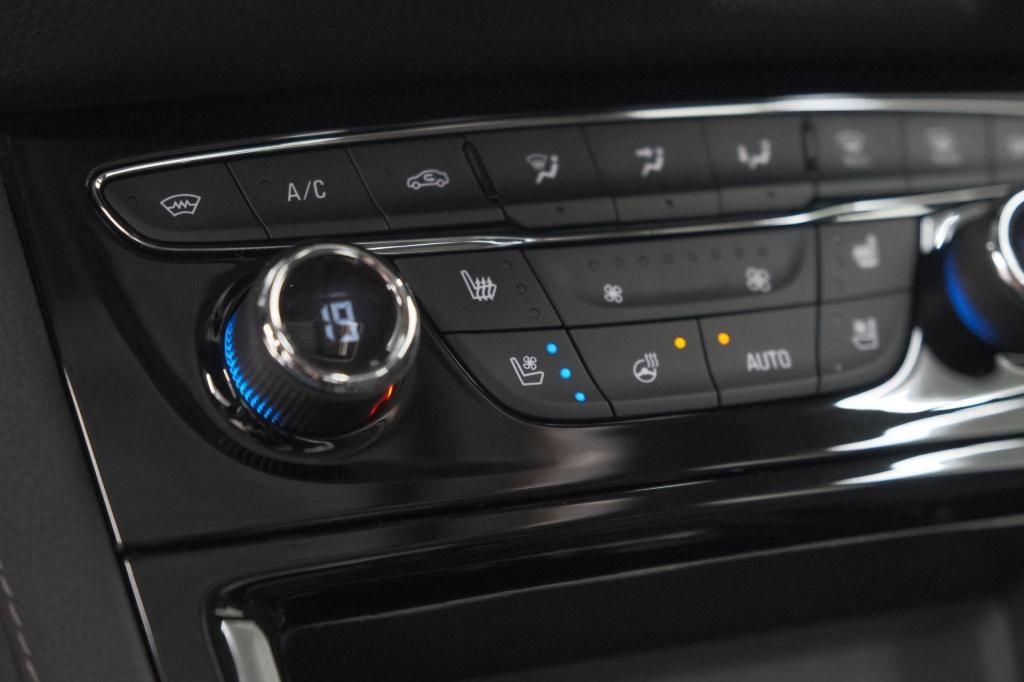 Opel Astra 130 business elegance | schuif-/kanteldak | camera | stoelventil