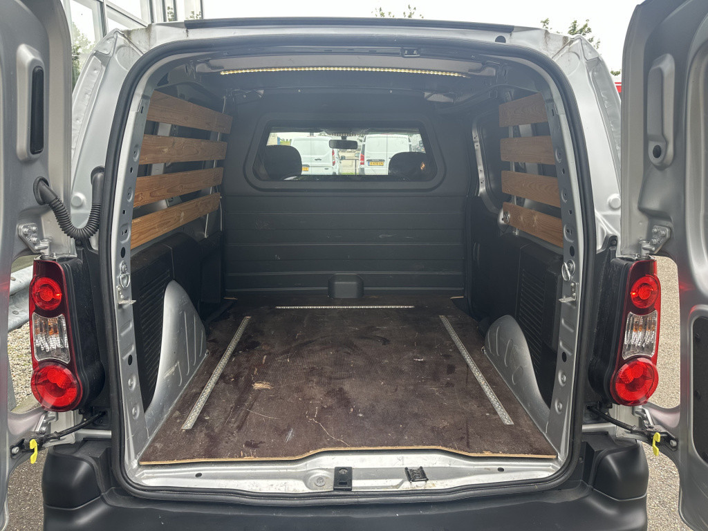 Peugeot Partner 122 1.6 bluehdi 75 l1 pro | navi | carplay | cruisec. .