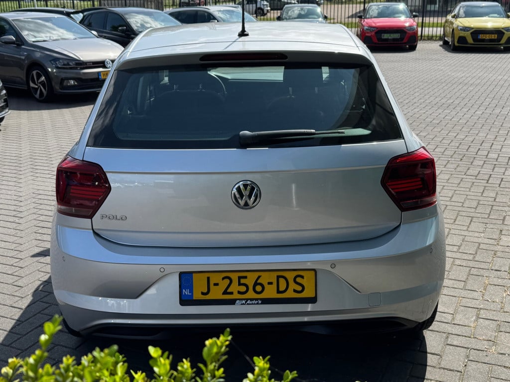 Volkswagen Polo 1.0 tsi highline * carplay * pdc 2x * airco * 18 inch