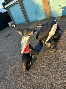 Kymco Agility RS 2010 lage km stand, in perfecte staat, goed onderhouden
