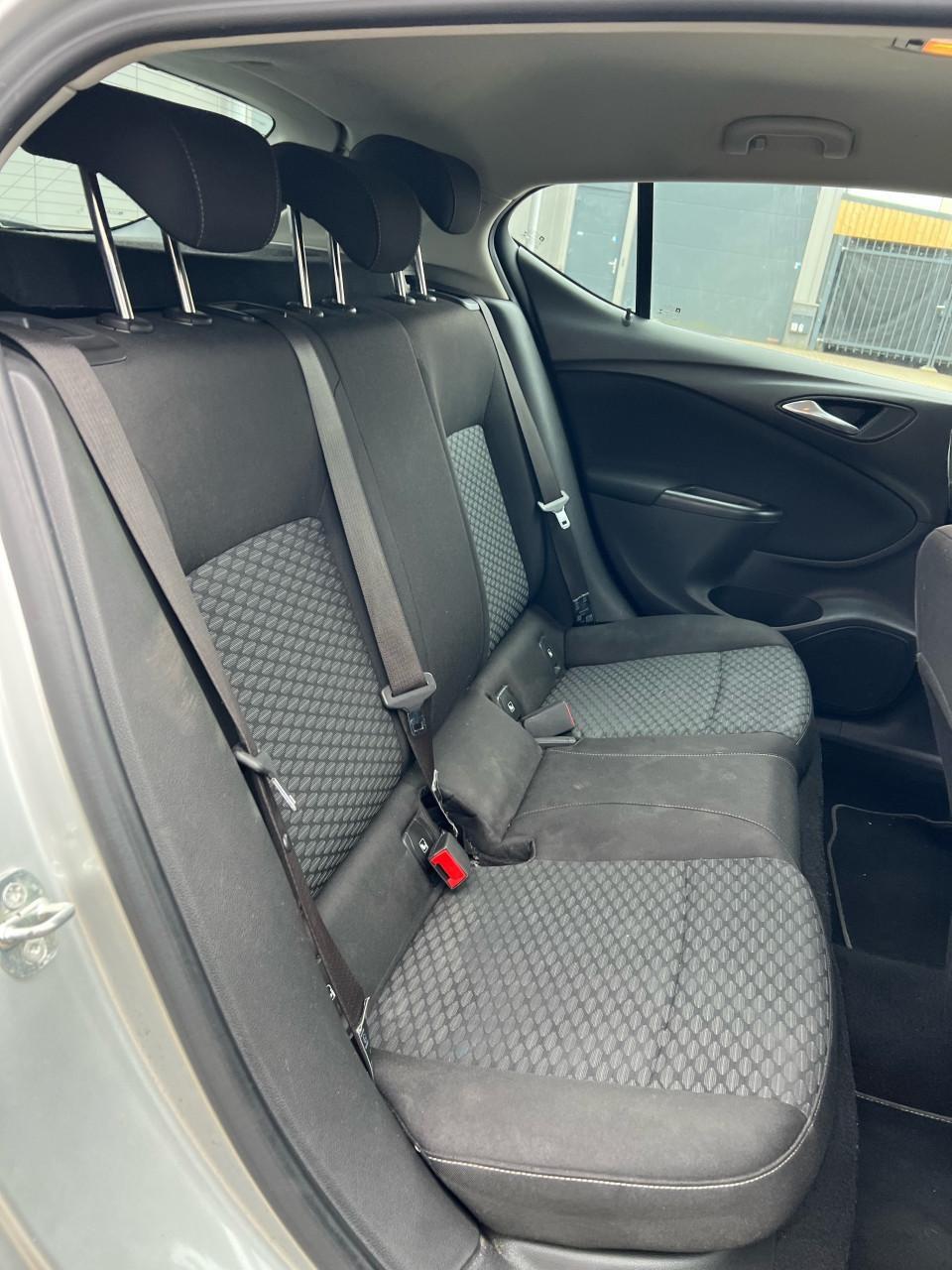 Opel Astra 1.6 CDTI Business+ luxe opties euro 6