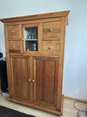 Notenhouten kast