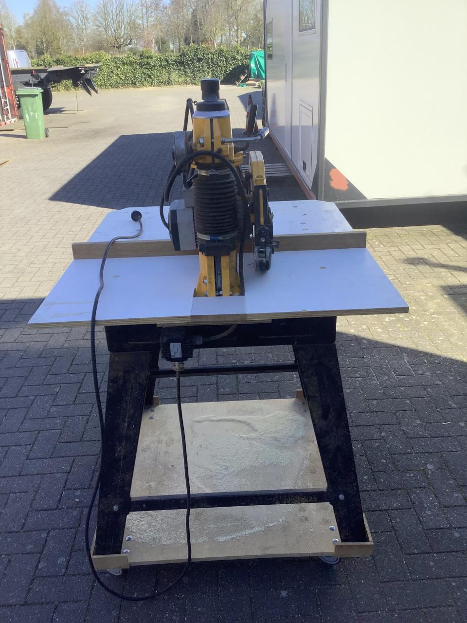 DEWALT DW721 Radiaalzaag Afkortzaag