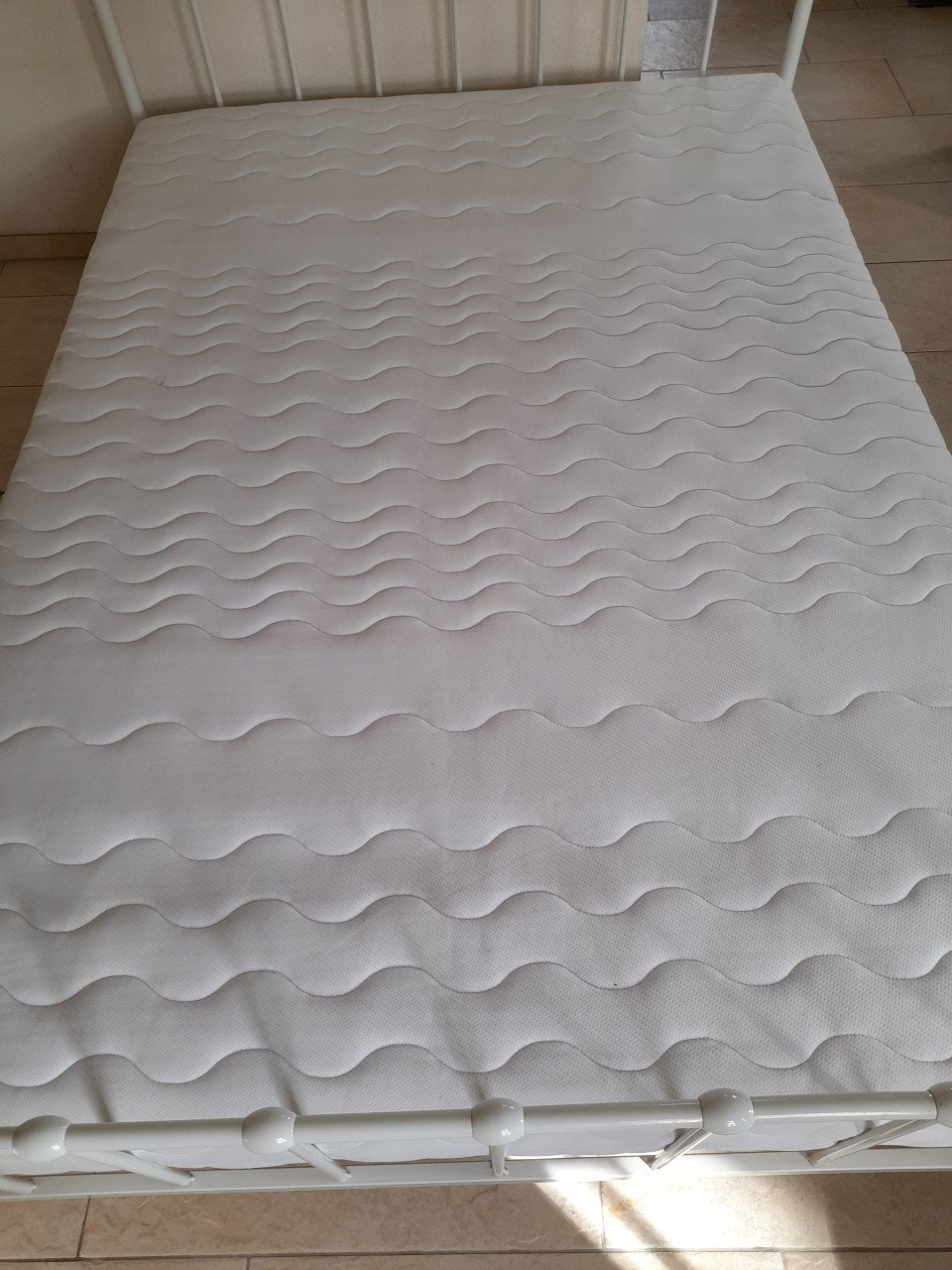 140 x 200  Schoon en  net matras  (in goede staat)