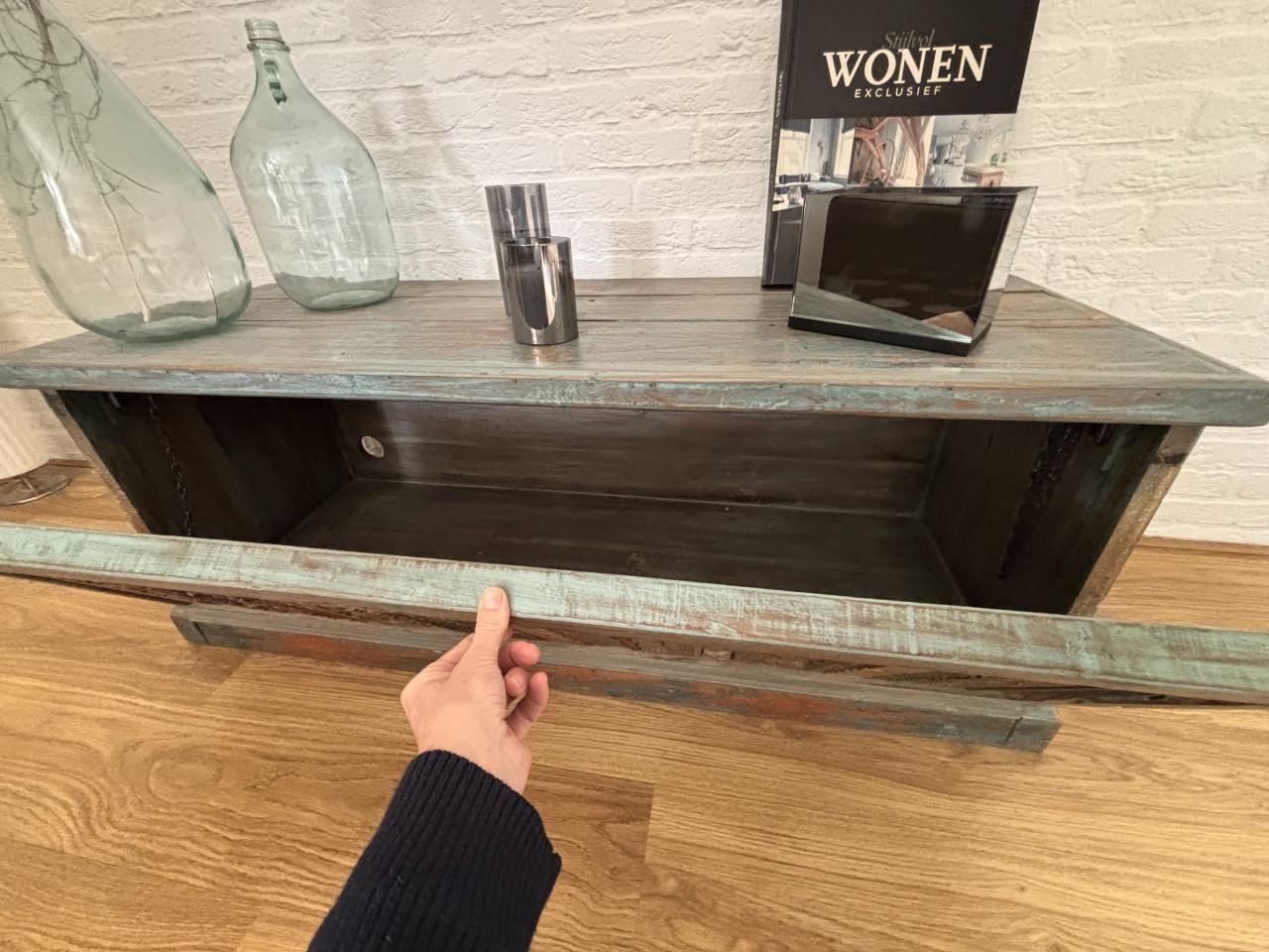 Te koop: unieke houten dekenkist