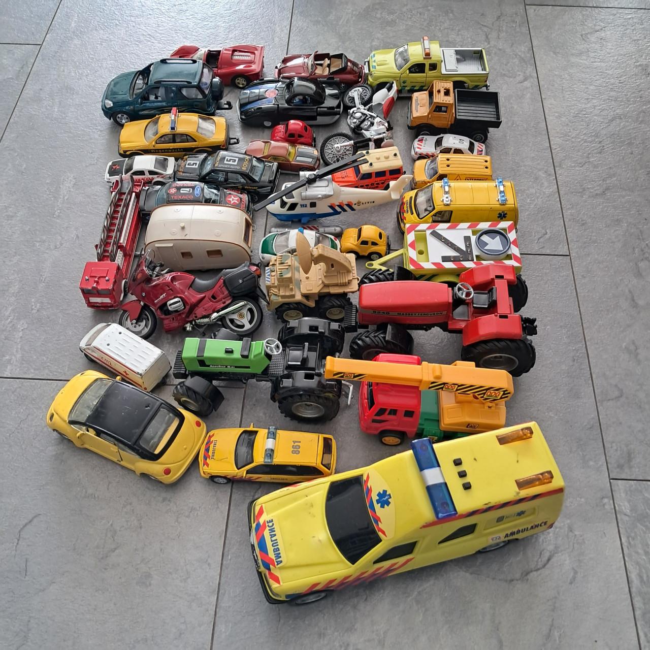 32 autootjes