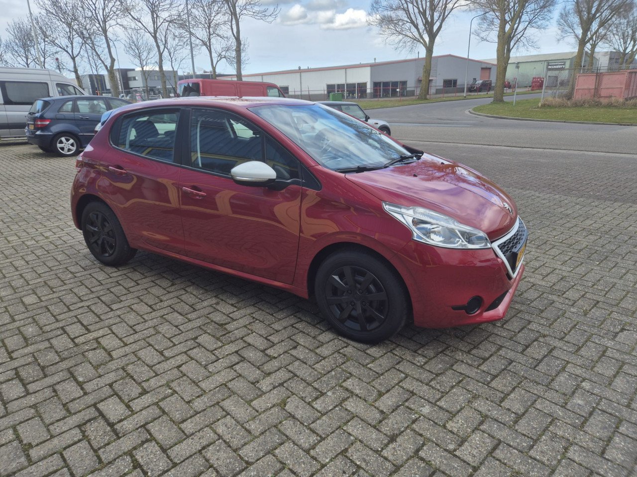 Peugeot 208 1.0 Pure Tech LIKE 5deurs bj:2015 airco apk 2026 !!