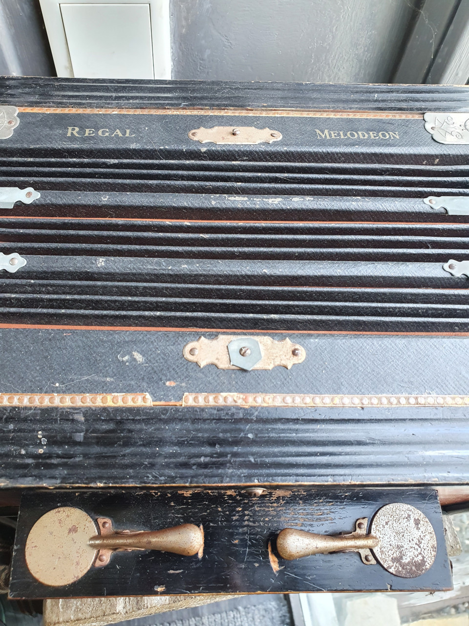 Zeldzaam antiek REGAL MELODEON houten Accordeon voor liefhebbers