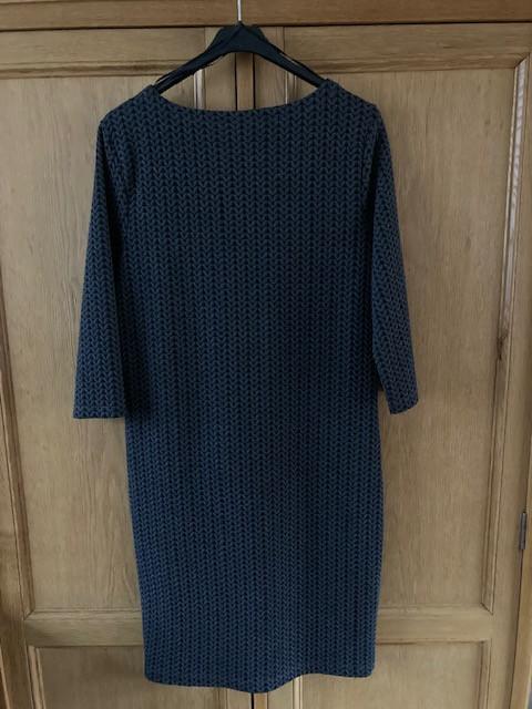 Jurkjes 1 x mt. 34/36 - 1 x maat 38/40