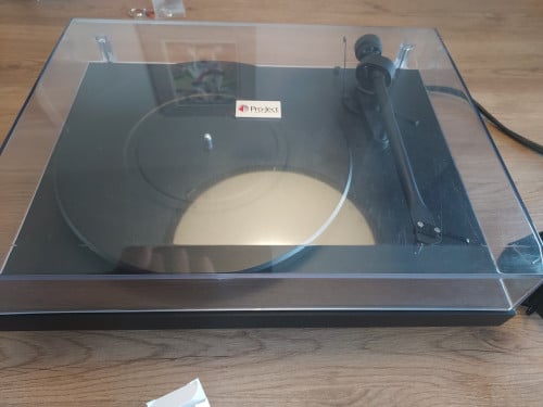 Pro-ject Debut III platenspeler + nieuwe naald