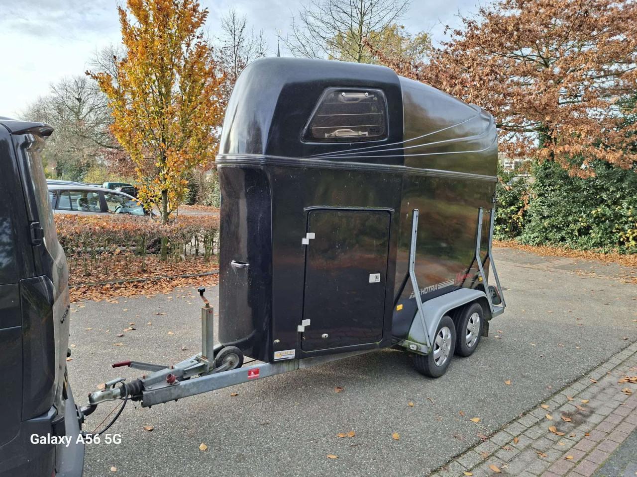 HOTRA 1,5 paardstrailer.