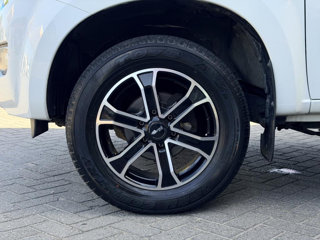 Isuzu D-max 2.5 extended cab ls | ex. btw | radio | trekhaak
