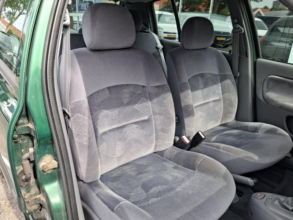 Renault Clio 1.6 rn automaat