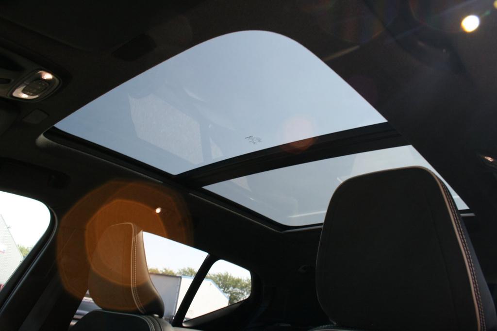 Volvo XC40 1.5 t5 recharge r-design / pano / 360camera / h&k