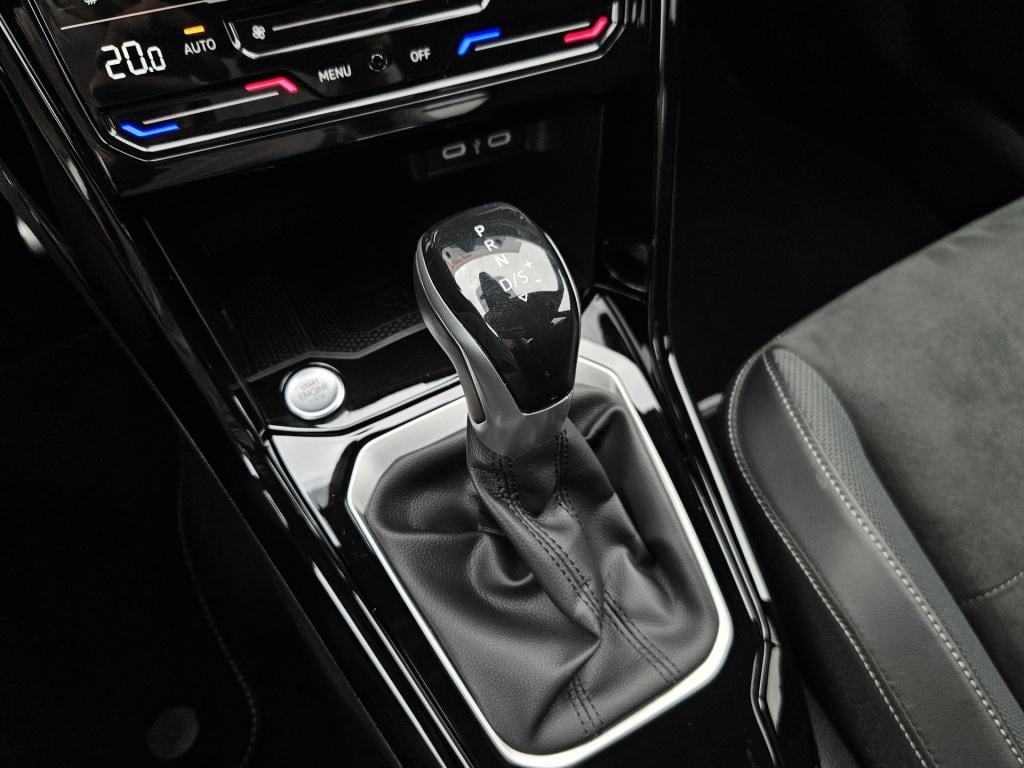 Volkswagen T-roc 1.5 tsi r-line business | acc | trekhaak | keyless