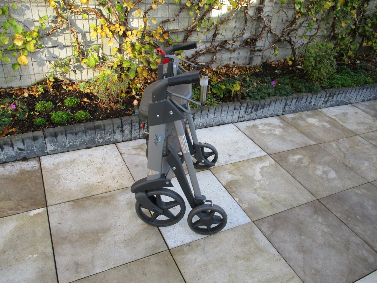 Zgan Active Access opvouwbare lichtgewicht rollator van de ANWB