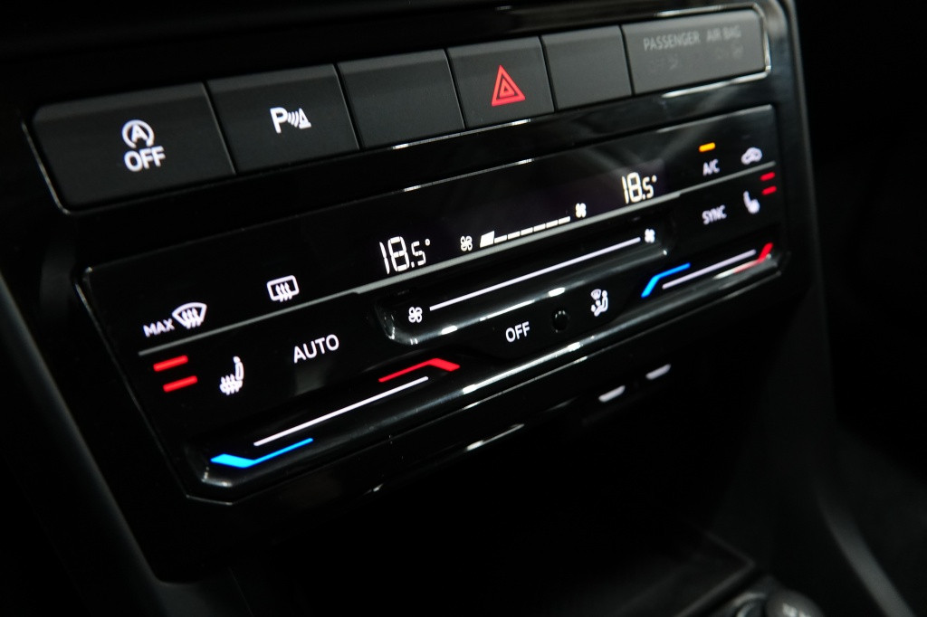 Volkswagen T-cross 1.0 tsi | led | pdc | carplay | acc |