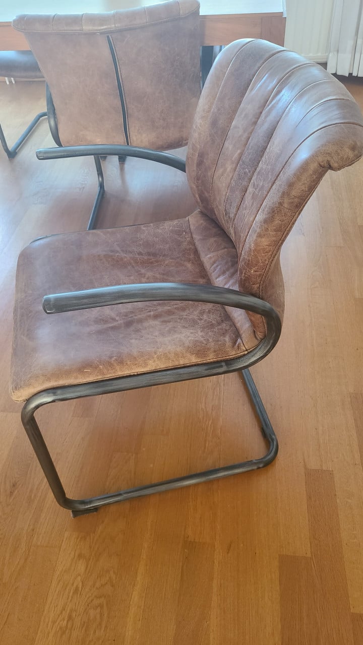 Eettafel licht eiken met 4 stoelen