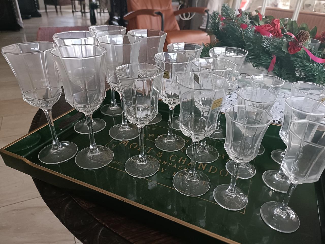 18 delig Lumiarc glasservies.