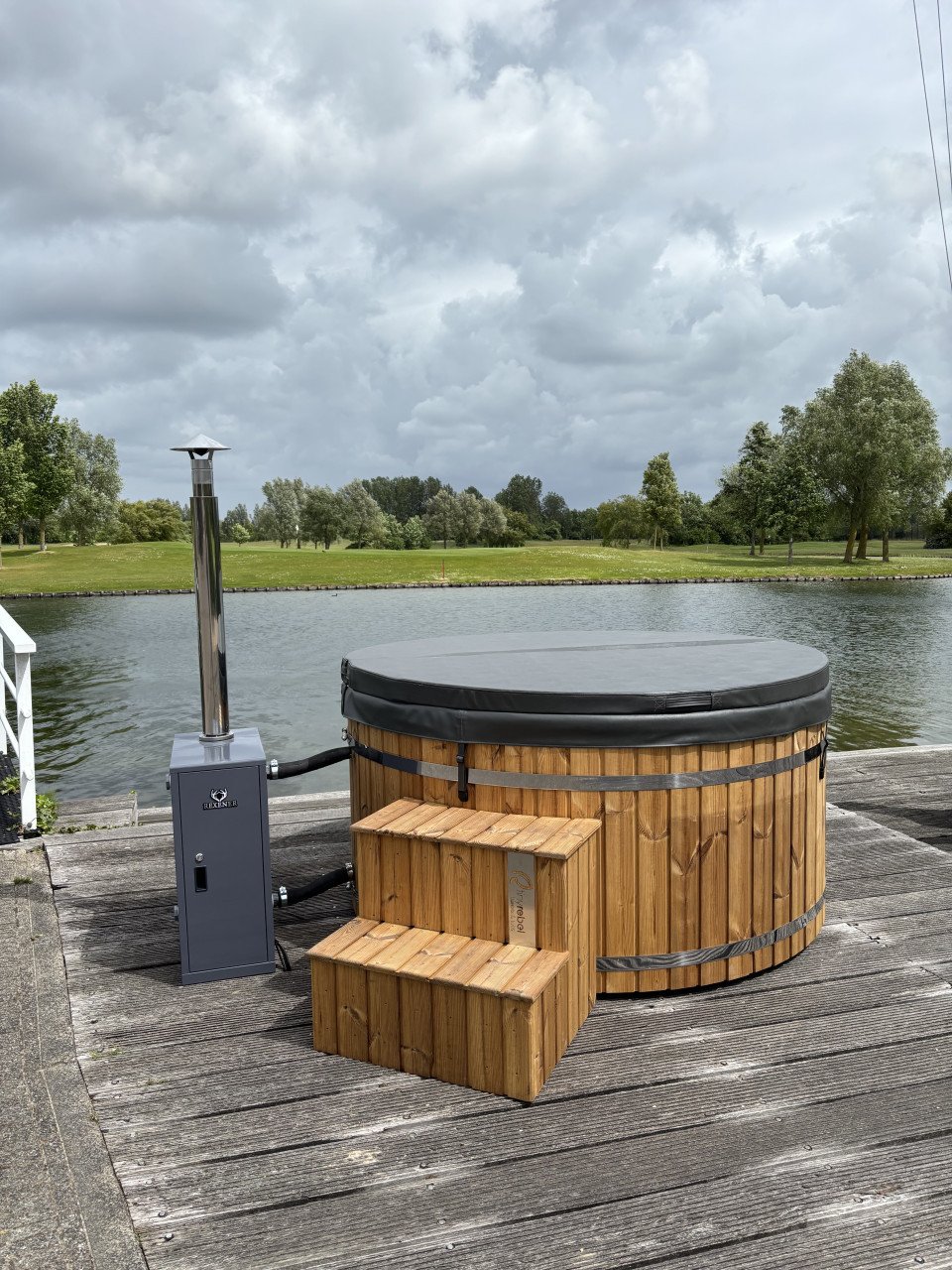 Biodiesel hottub (showmodel) met € 1115,- korting
