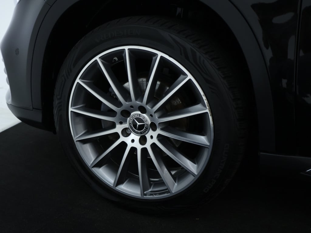 Mercedes-Benz Gla-klasse 180 business solution amg line | panoramadak | cru