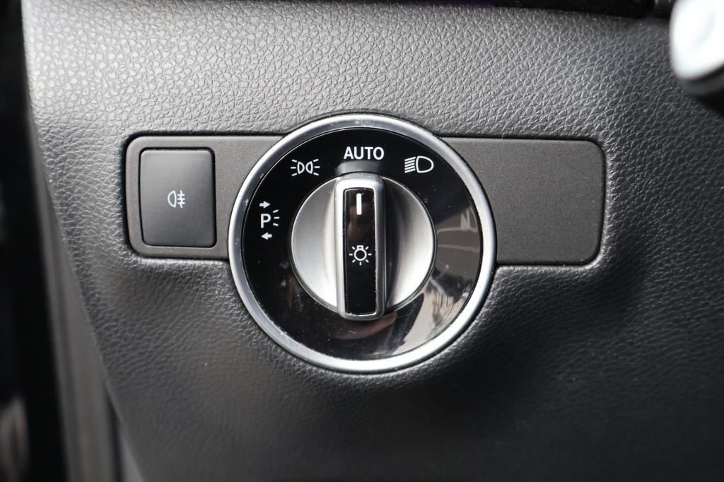 Mercedes-Benz B-Klasse 200 d amg line prestige l panoramadak l distronic l 