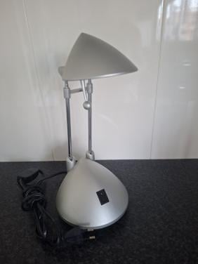 Te koop buro lampje grijs