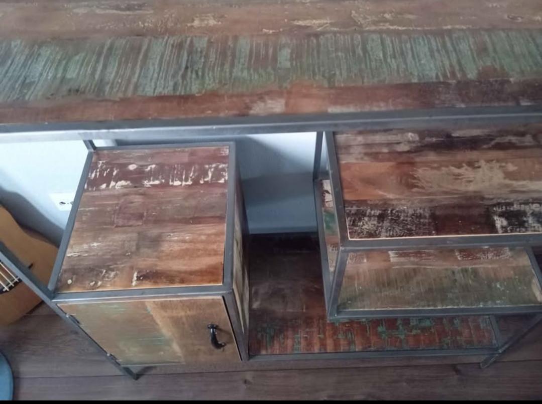 Industriële woonkamer kast