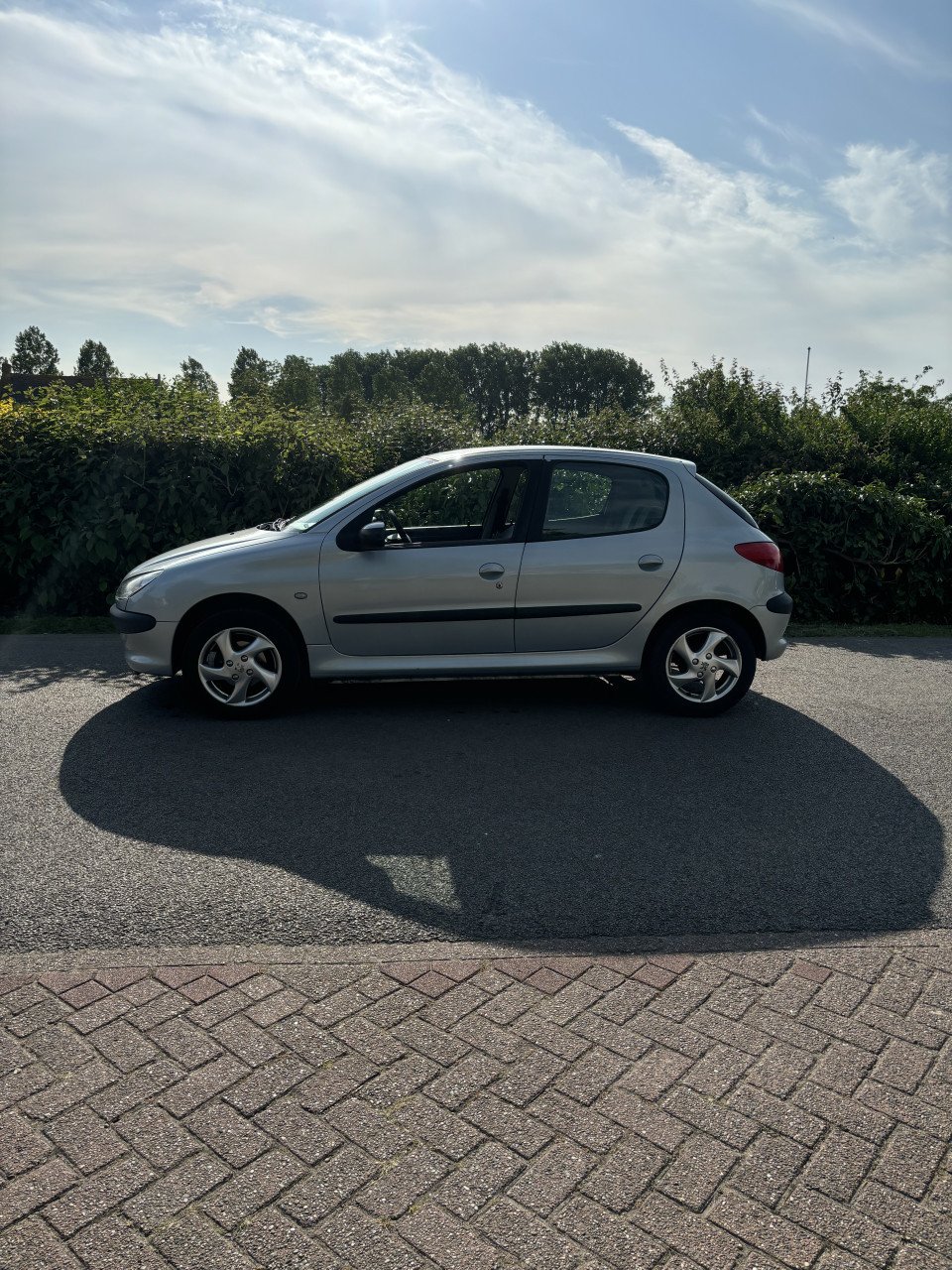 Peugeot 206 met nieuwe apk!