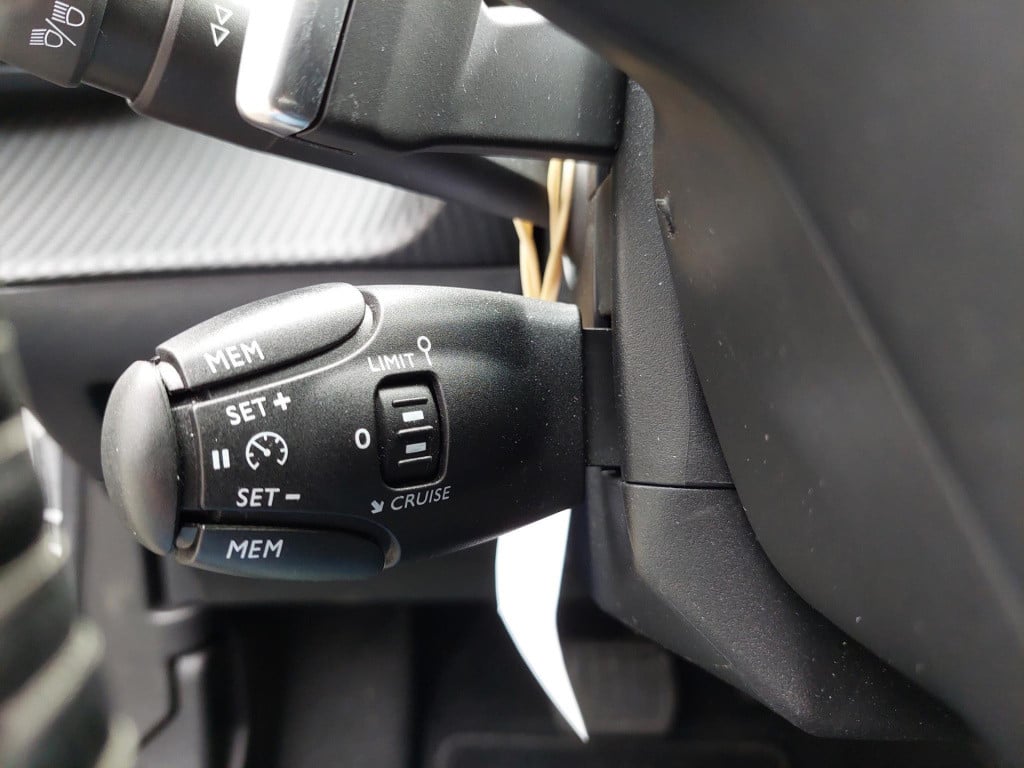 Peugeot 2008 suv 130 eat8 allure automaat nav/cam/clima