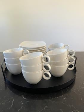 12 kop en schotels New linnen servies