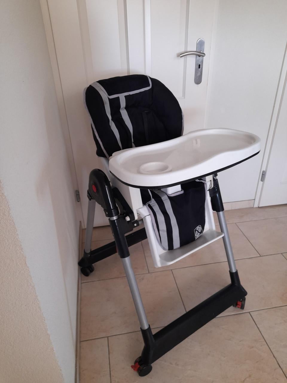 Verstelbare kinderstoel (in goede staat )