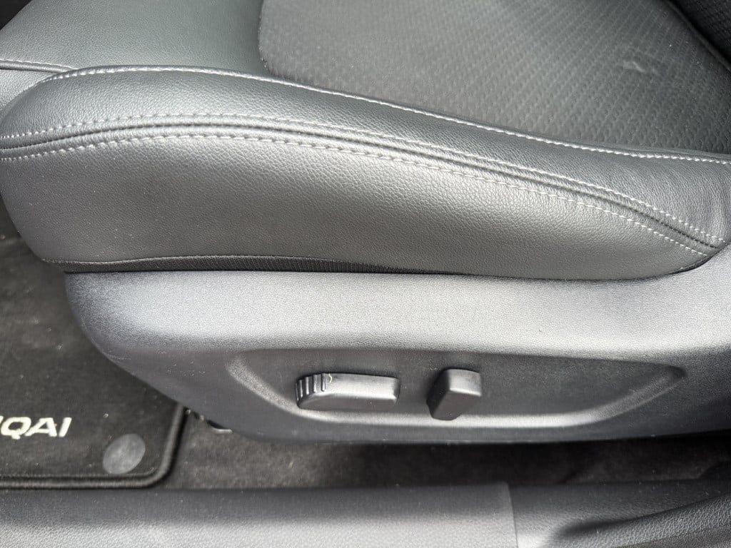 Nissan Qashqai 1.2 tekna pakket 5-drs