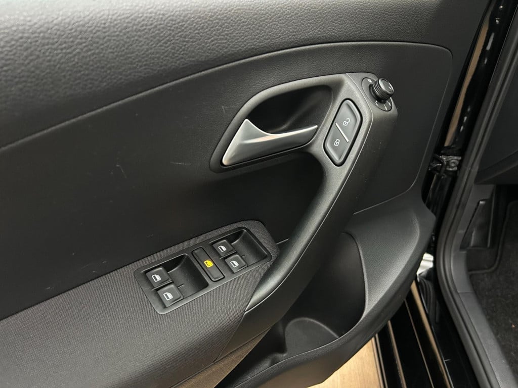 Volkswagen Polo occasion 1.0 bluemotion edition | zwart | airco | tweedehan