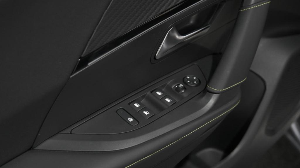 Peugeot 2008 puretech 130 eat8 gt | 360 camera | adaptieve cruise control |