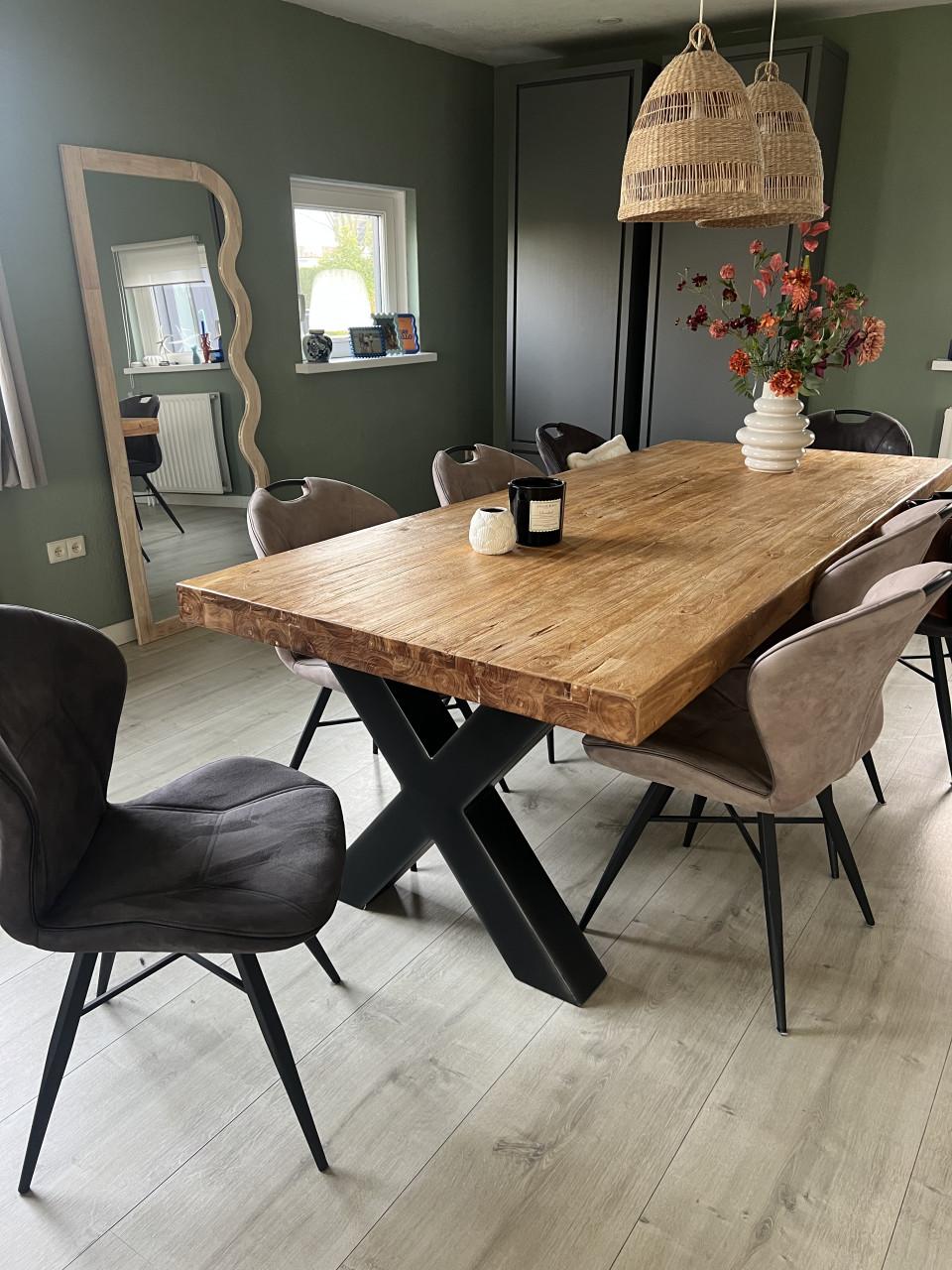 Houten eettafel incl 8 stoelen