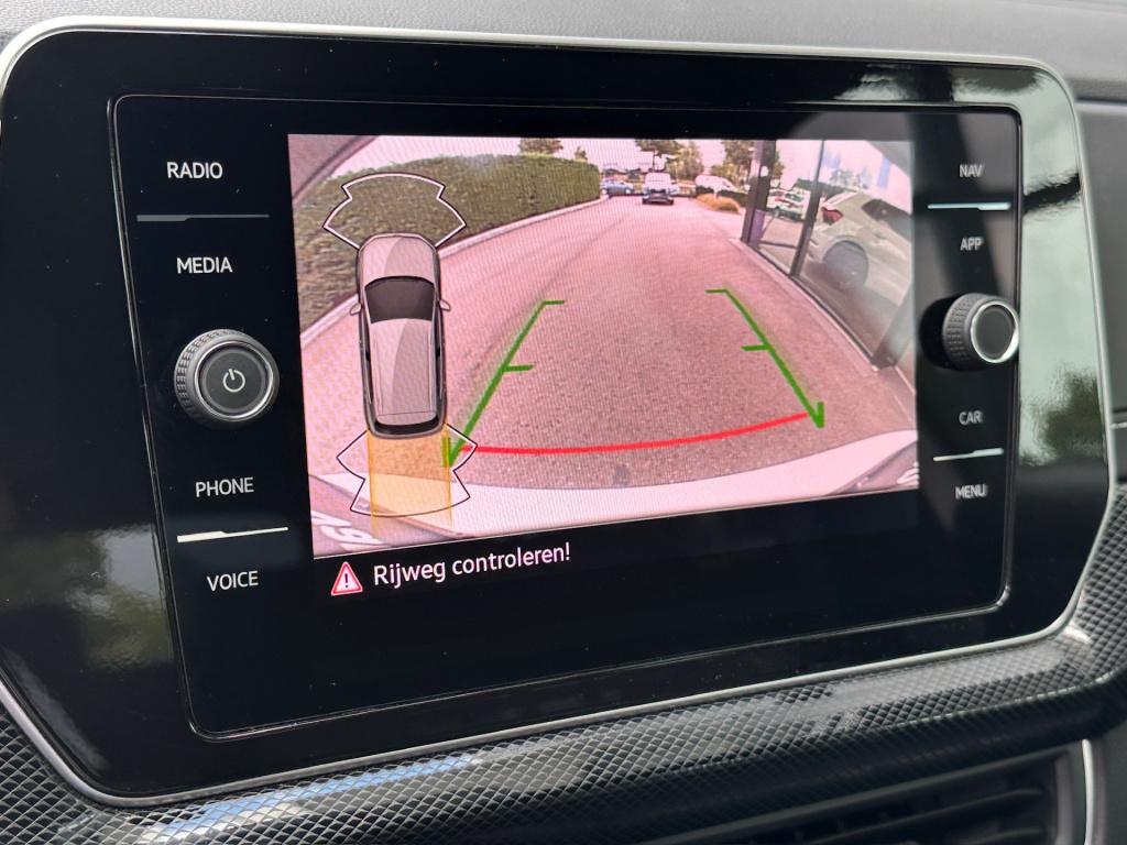 Volkswagen T-cross 1.5 tsi 150pk dsg r-line | camera | trekhaak | navi | ad