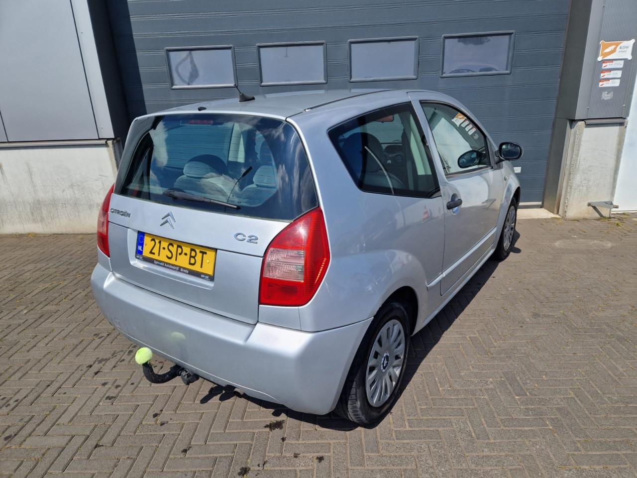 TE KOOP CITROEN C2 1.4i ATTRACTION MET AIRCO EN TREKHAAK 1499,- EURO