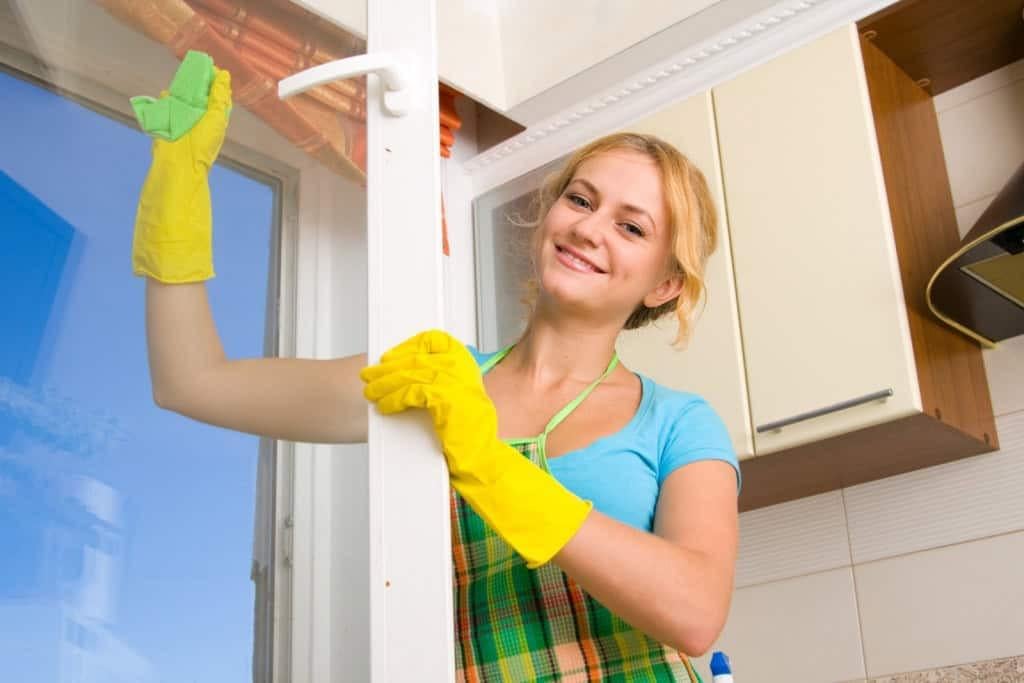Gevraagd: Dames voor de schoonmaak van vakantie- appartementen