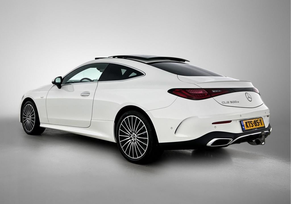 Mercedes-Benz Cle coupé 300 e amg plug-in hybride trekhaak | digital licht 